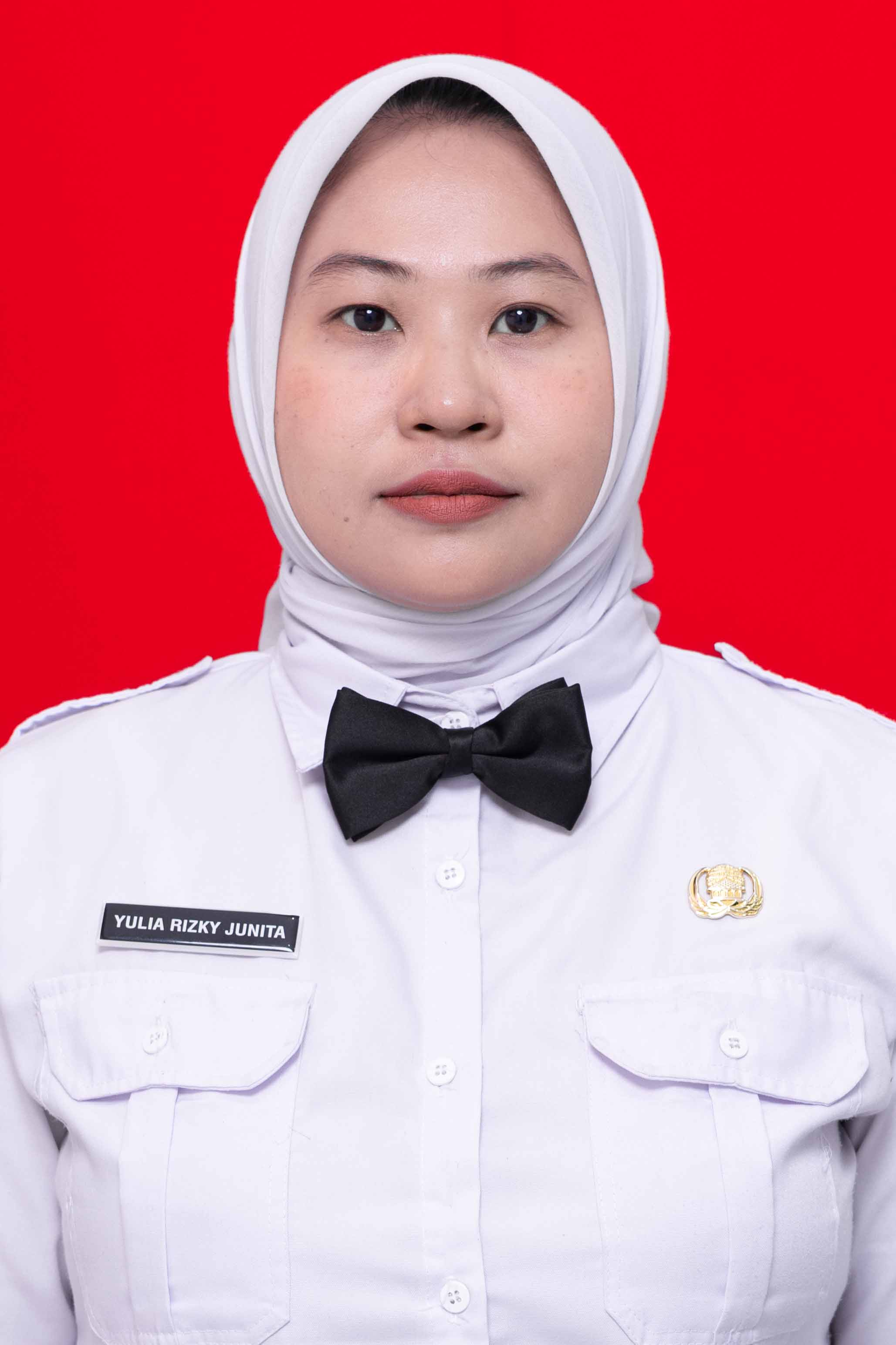 Yulia Rizky Junita, SE